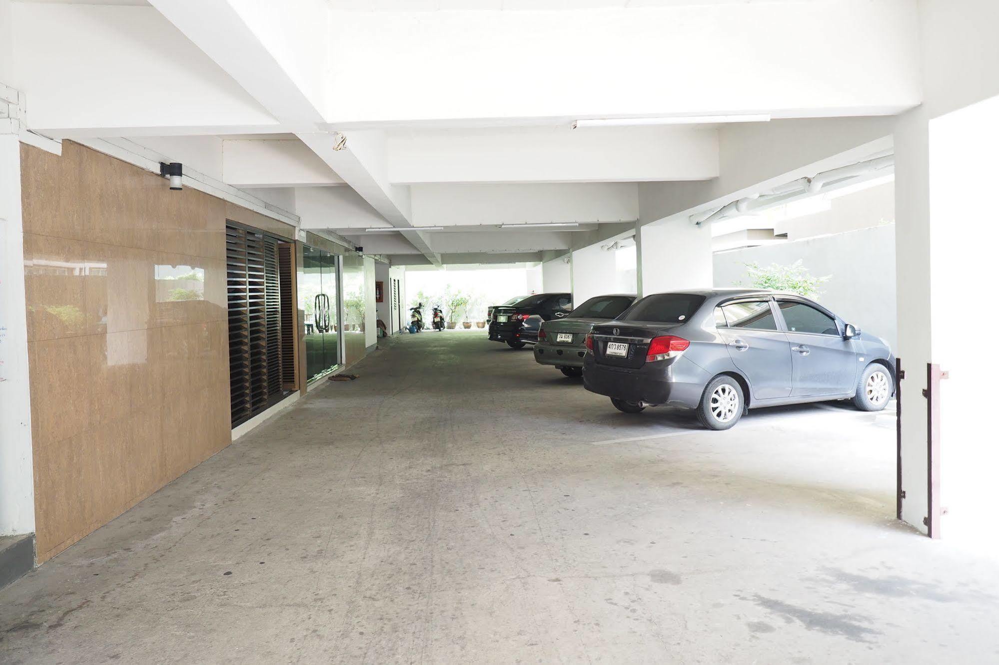 Living Naraa Place Bangkok Ngoại thất bức ảnh