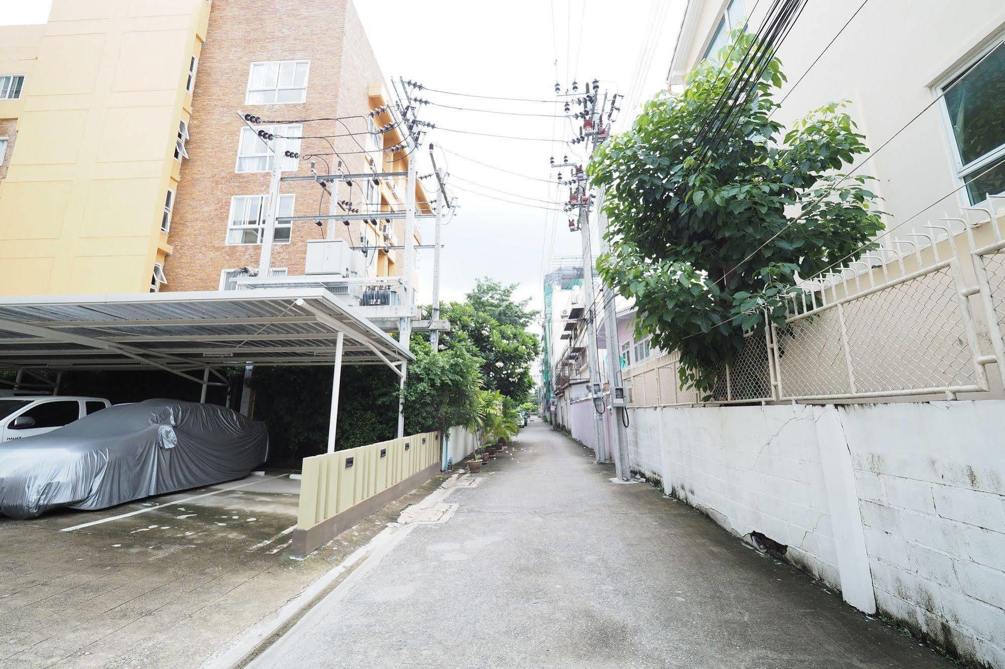 Living Naraa Place Bangkok Ngoại thất bức ảnh
